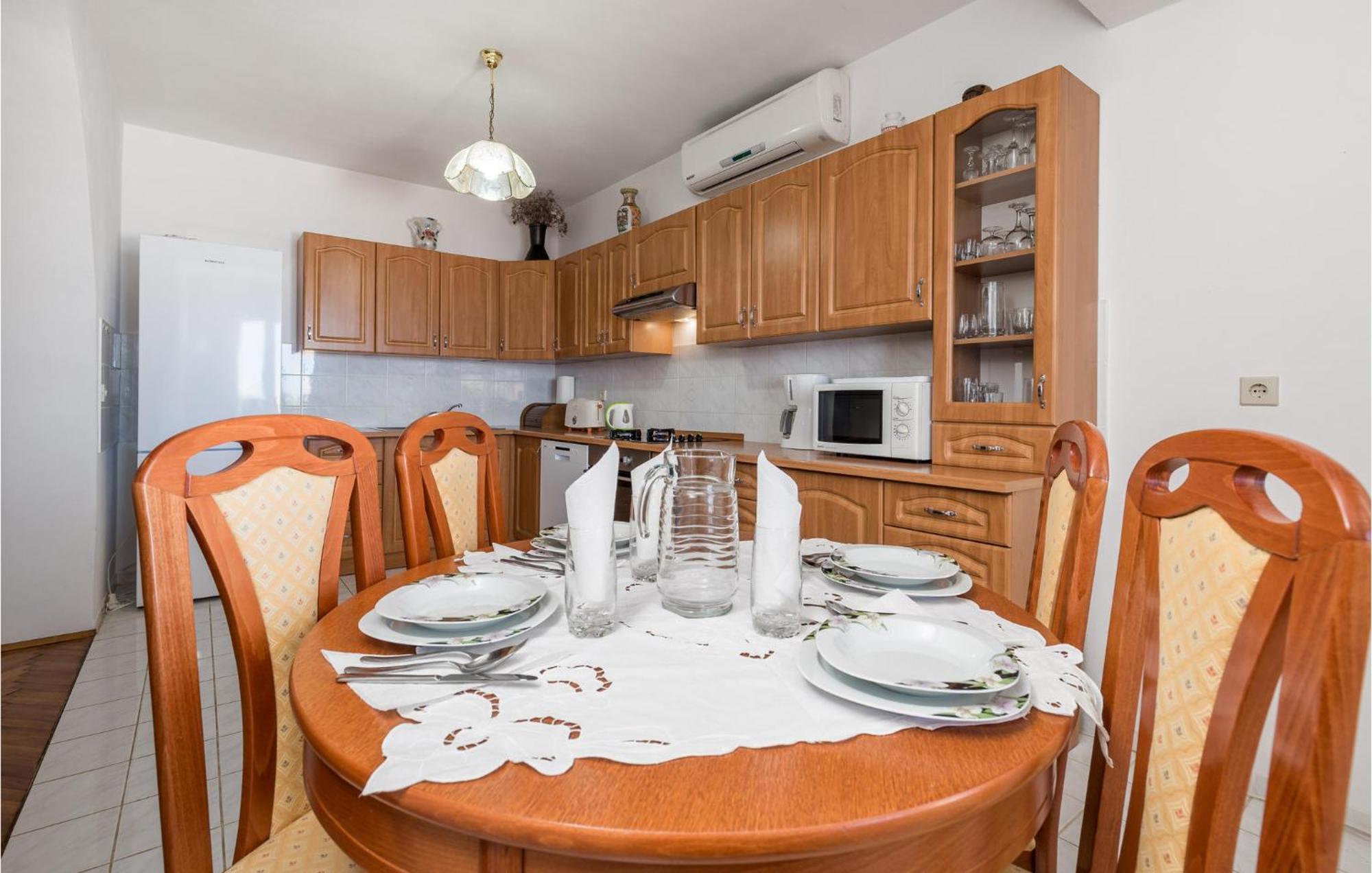 Nice Apartment In Sv,Juraj With Kitchen Sveti Juraj Eksteriør billede